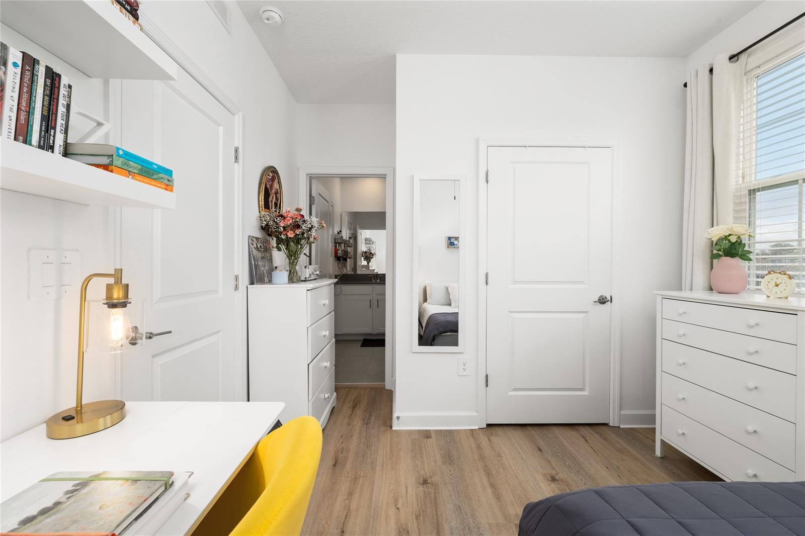 Image 22 of 43 For 3040 Park Vale Road