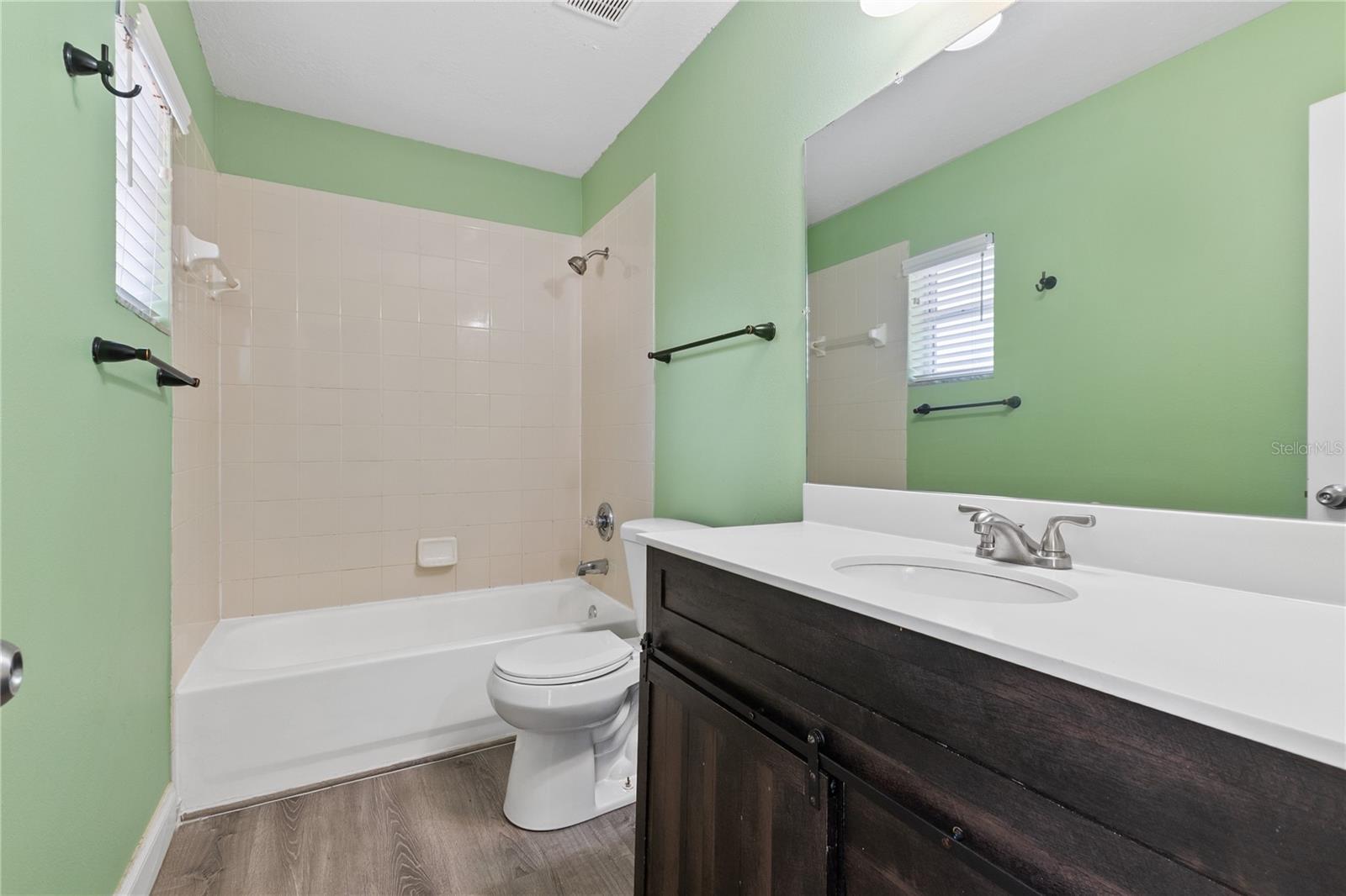 Image 17 of 24 For 600 Clarke Street