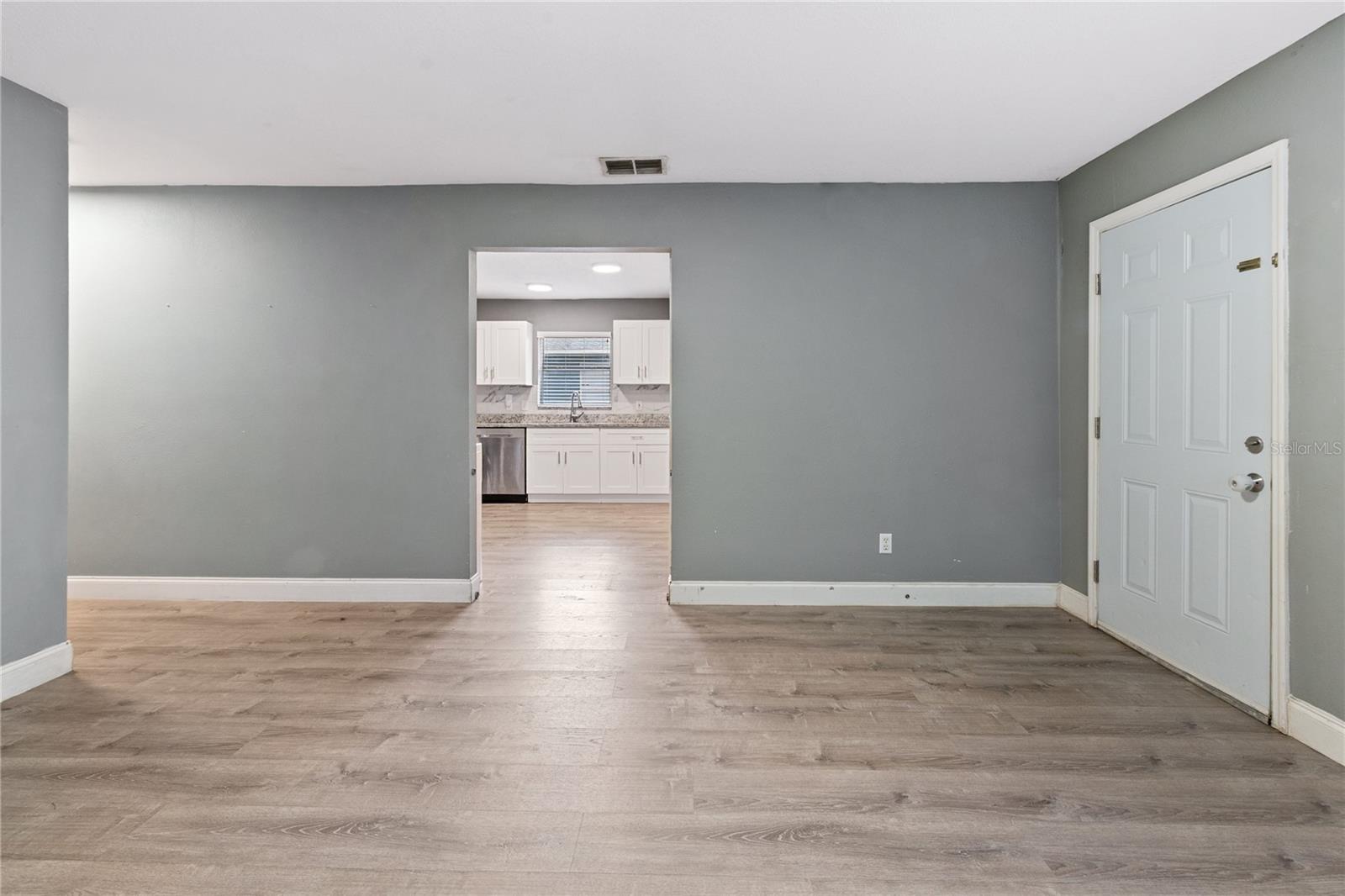 Image 4 of 24 For 600 Clarke Street