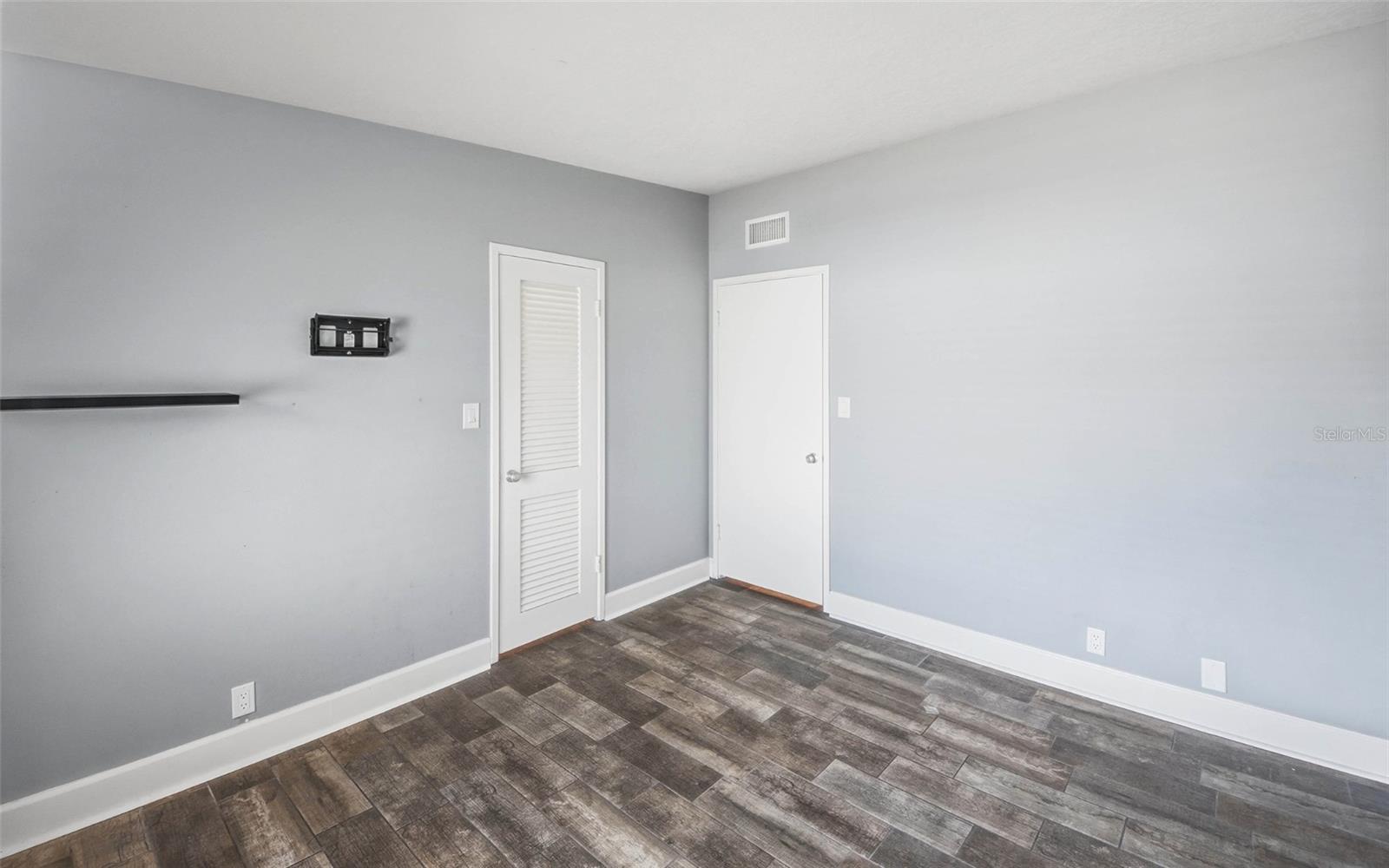 Image 14 of 24 For 701 Strathmore Drive