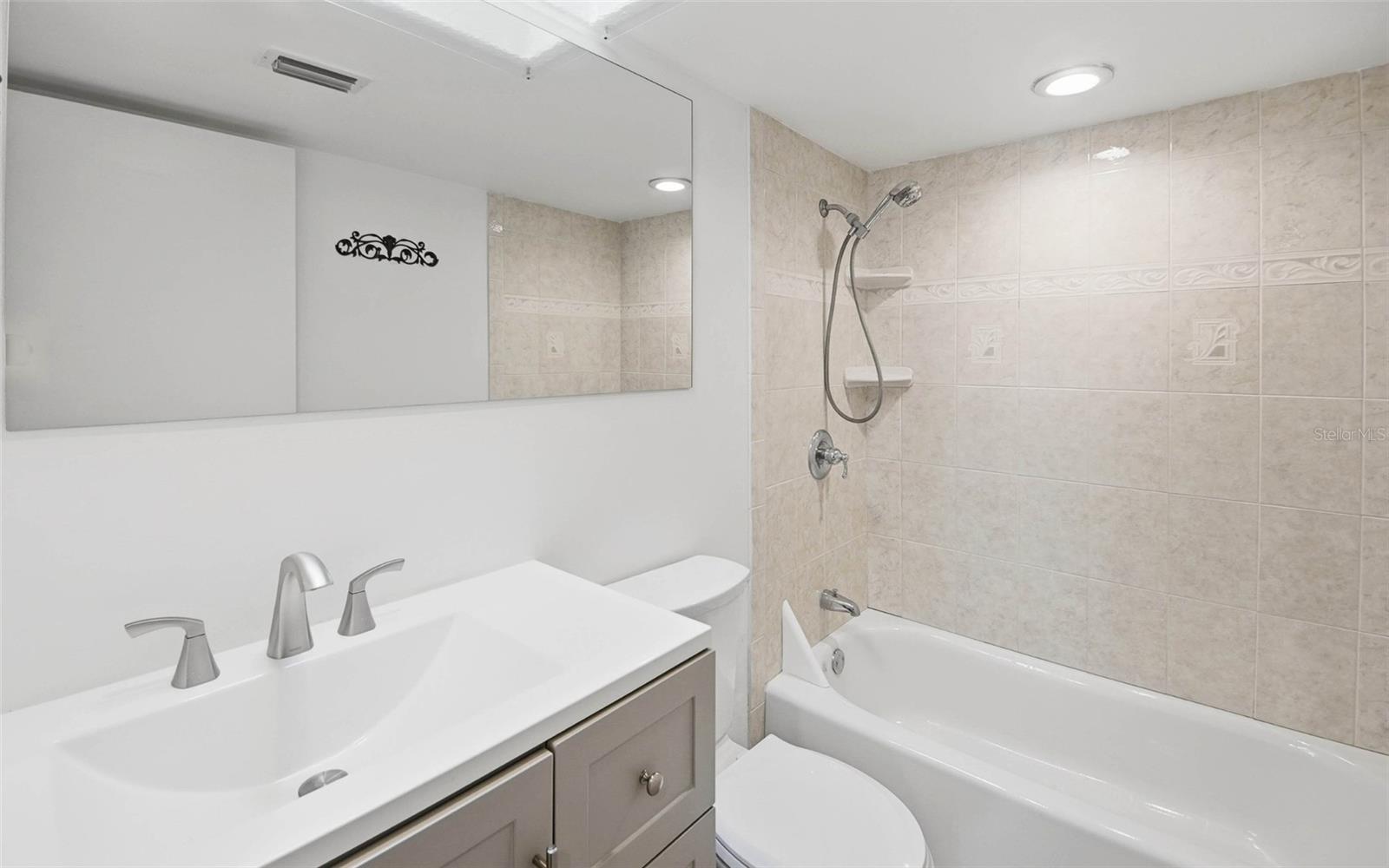 Image 19 of 24 For 701 Strathmore Drive