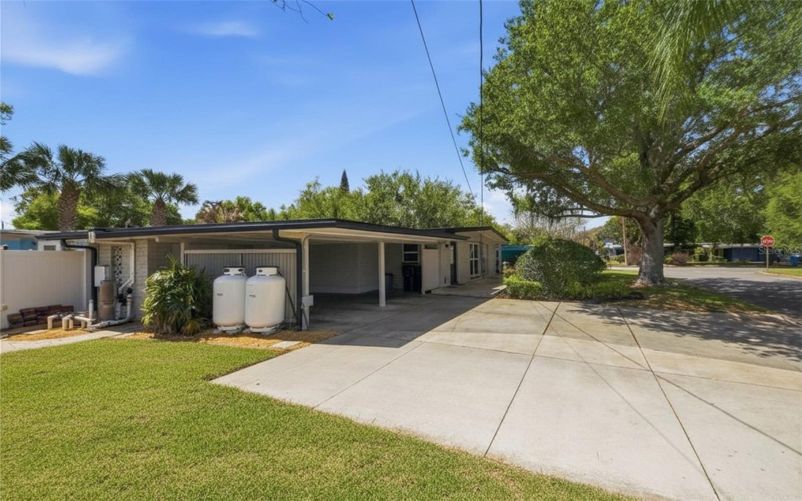 Image 22 of 24 For 701 Strathmore Drive