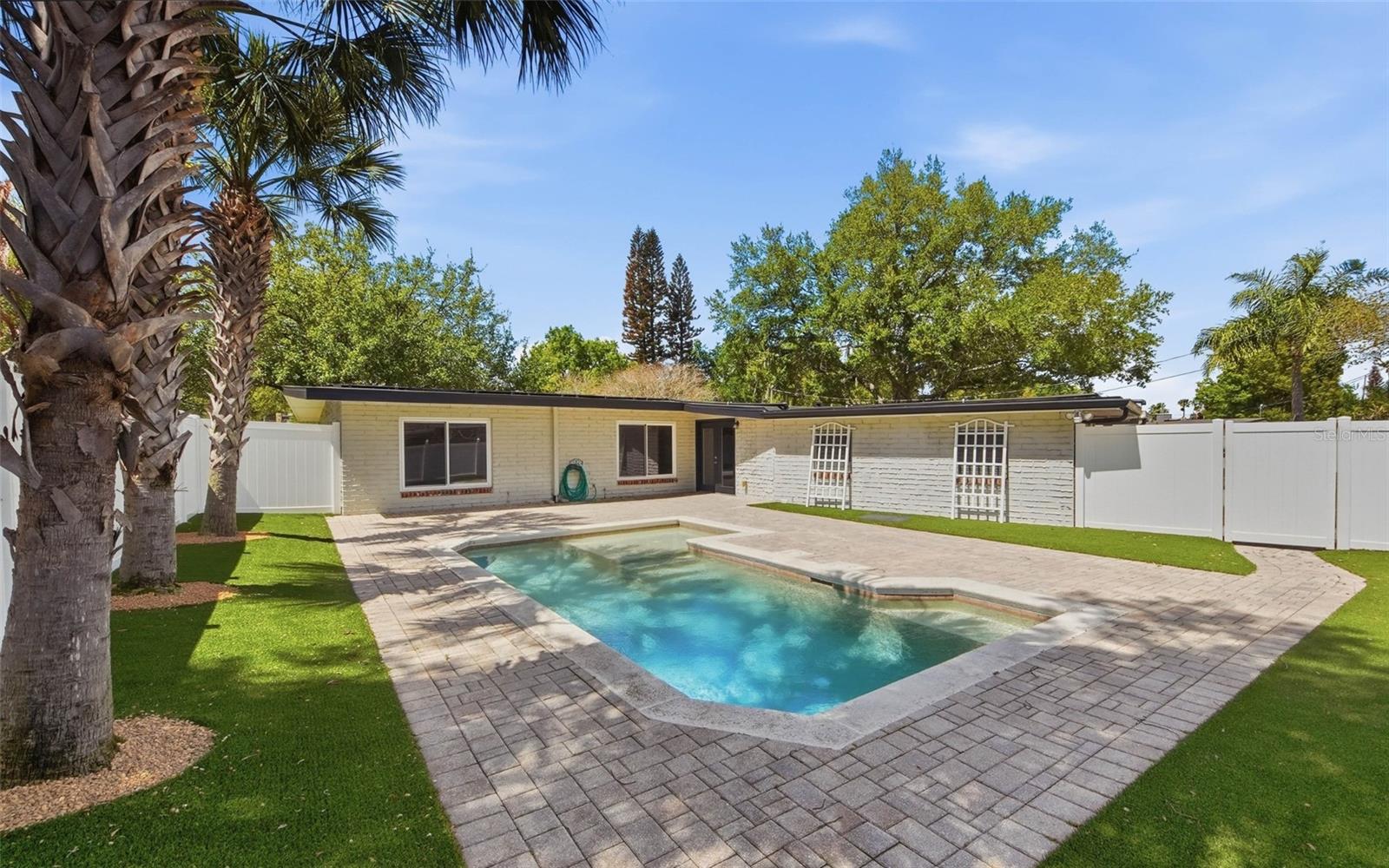 Image 3 of 24 For 701 Strathmore Drive