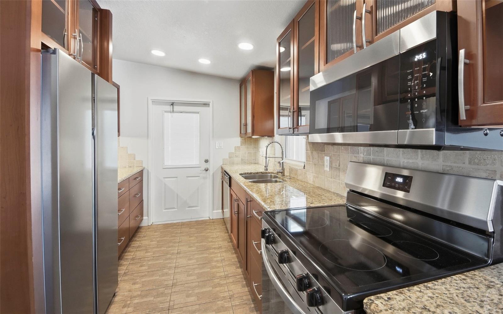 Image 9 of 24 For 701 Strathmore Drive