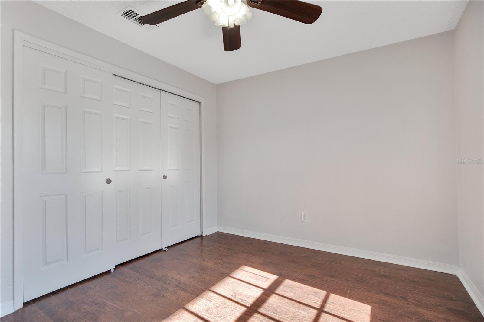 Image 14 of 27 For 100 Reserve Circle 104