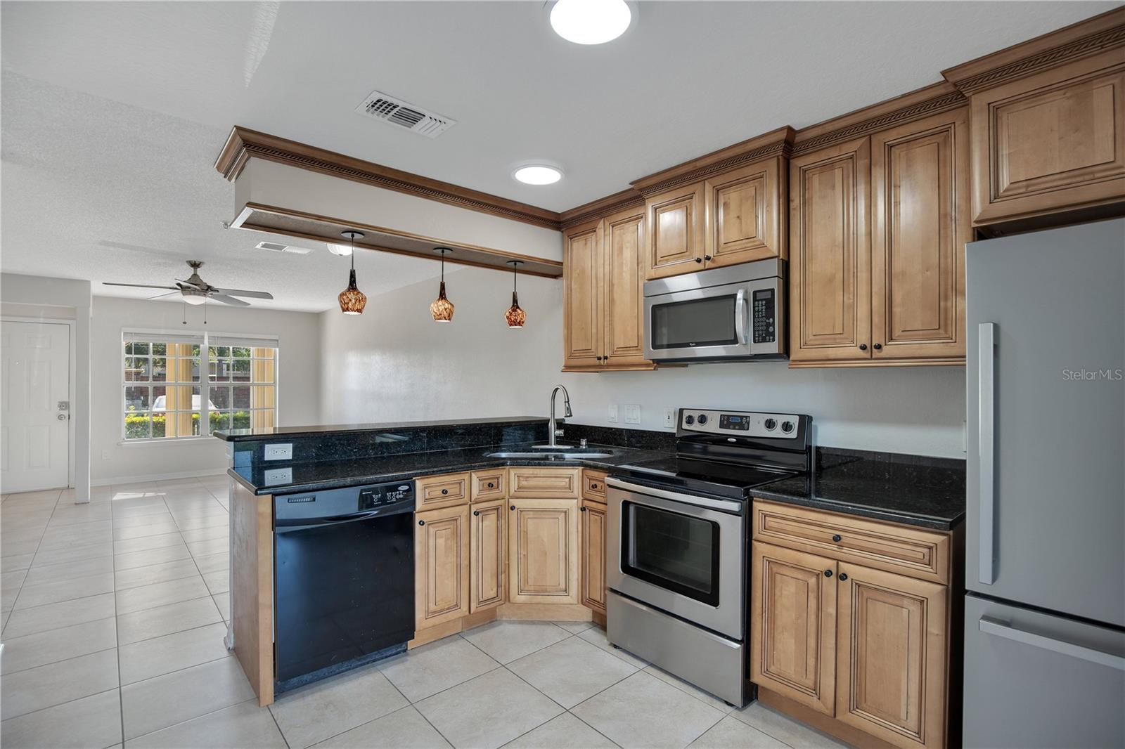 Image 8 of 27 For 100 Reserve Circle 104