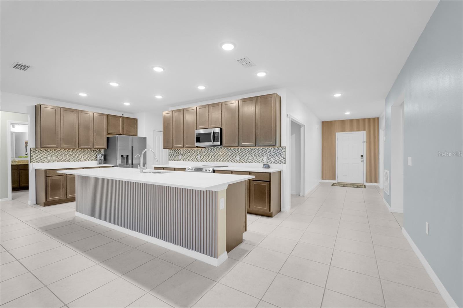 Image 19 of 38 For 15211 Silver Eagle Road