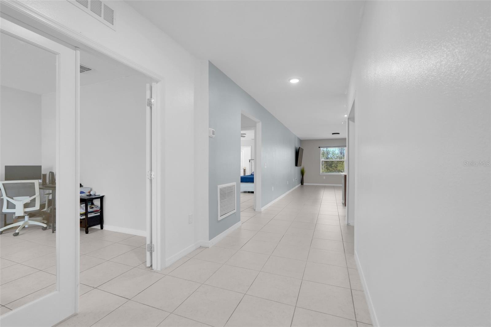 Image 8 of 38 For 15211 Silver Eagle Road