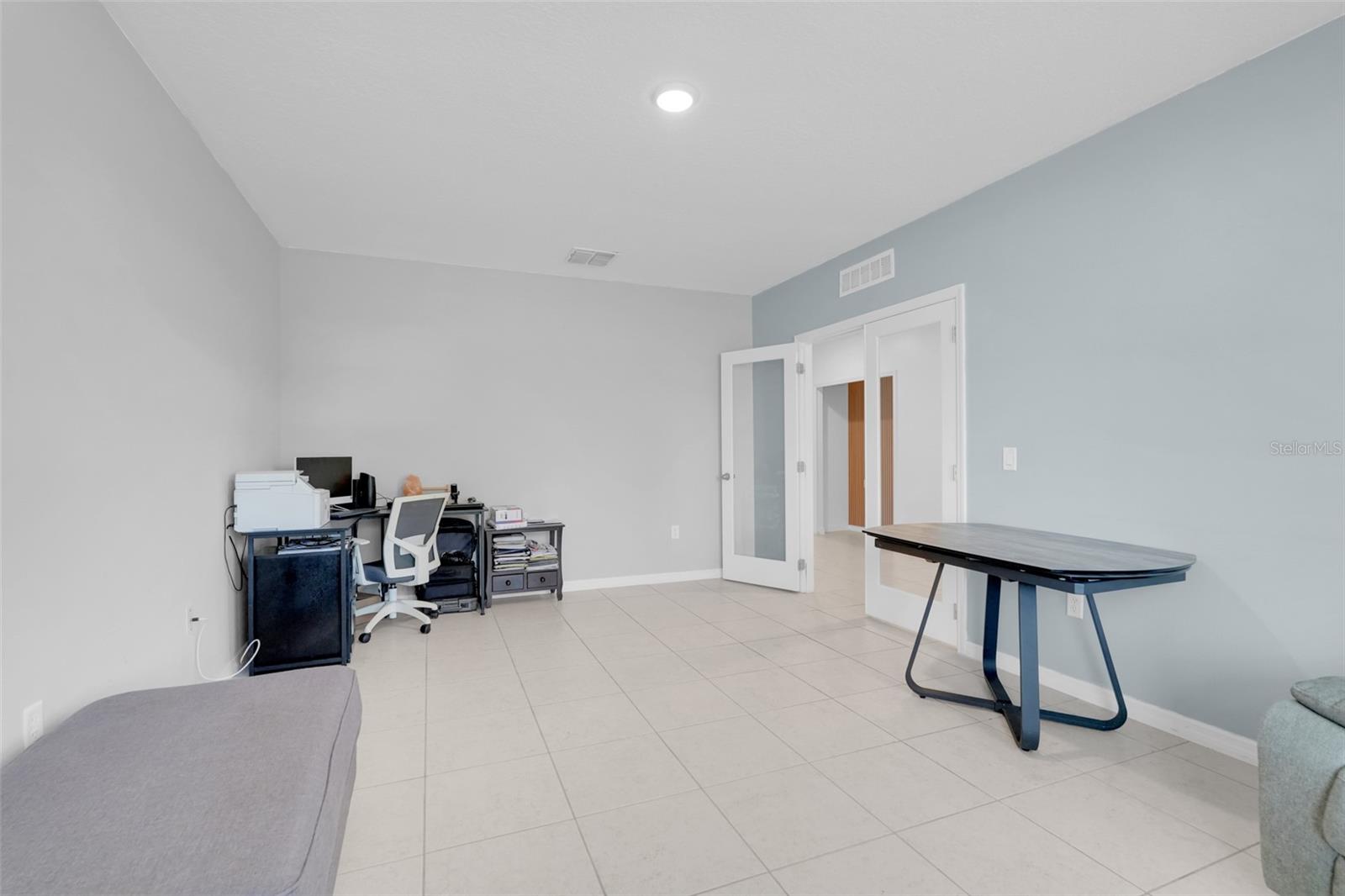 Image 9 of 38 For 15211 Silver Eagle Road