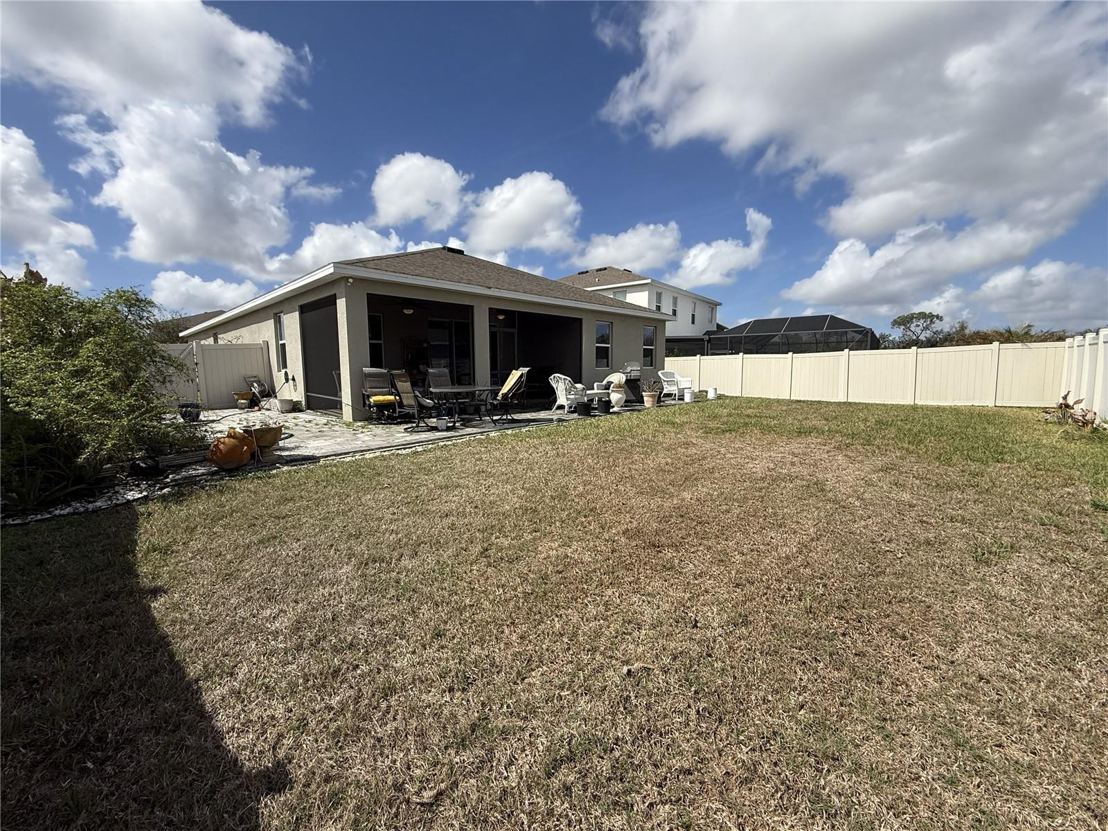 Image 21 of 26 For 16418 Woodside Glen