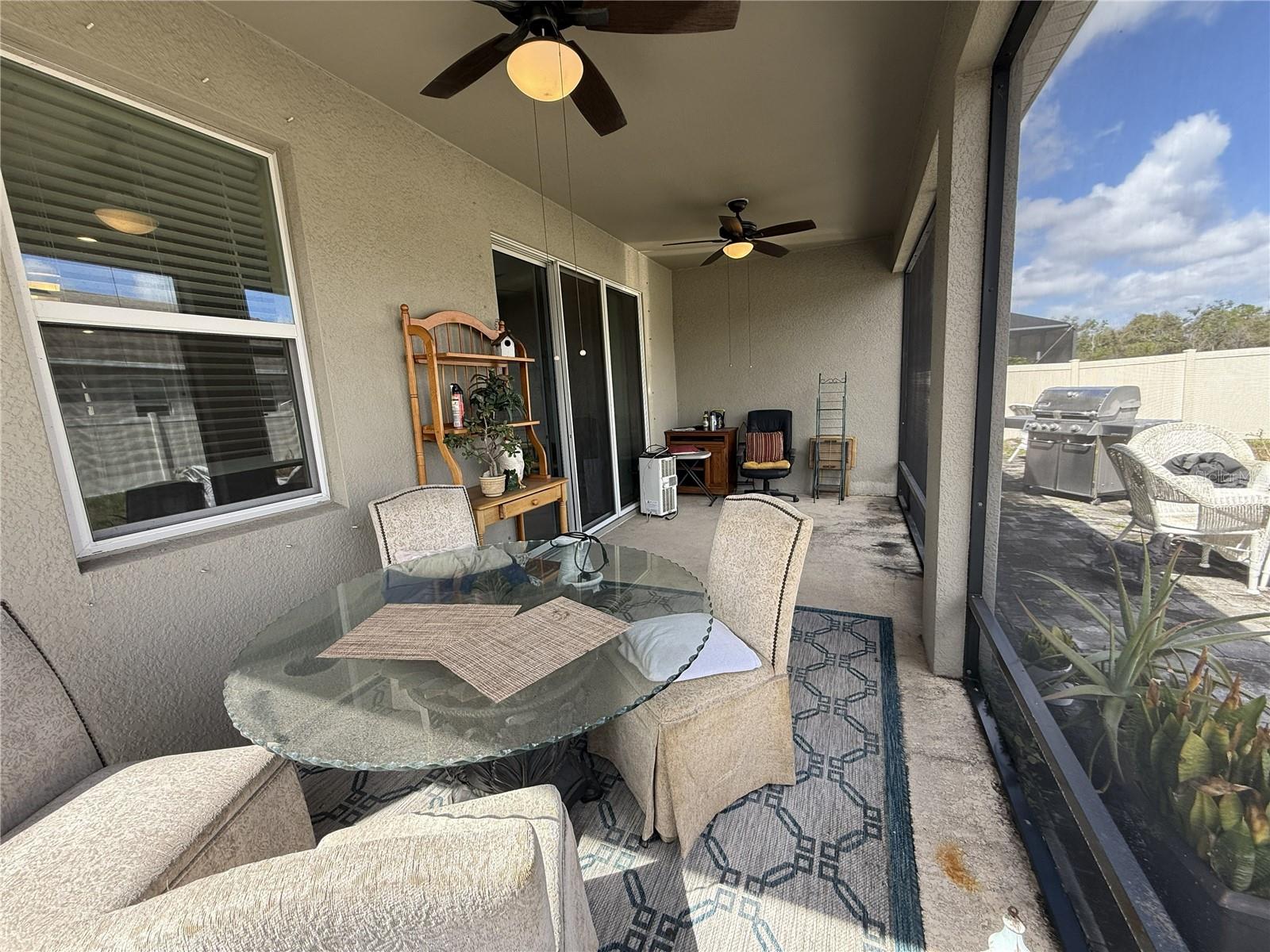 Image 22 of 26 For 16418 Woodside Glen