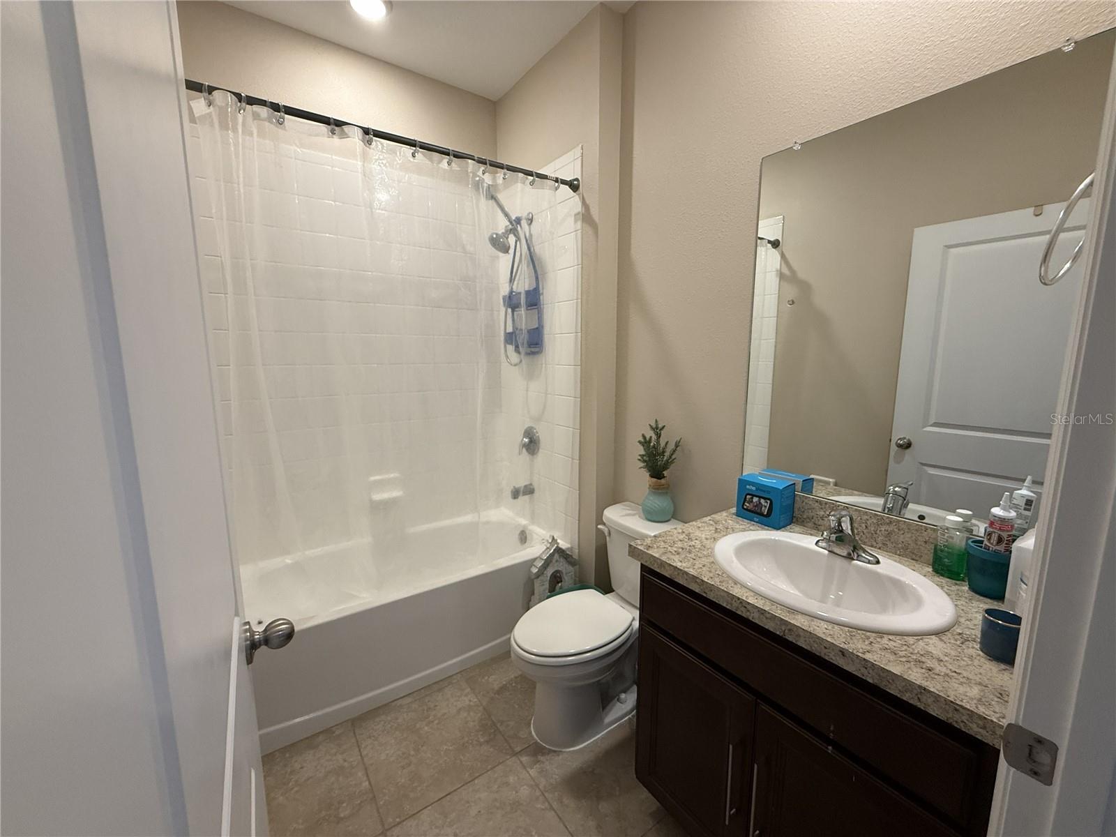 Image 7 of 26 For 16418 Woodside Glen