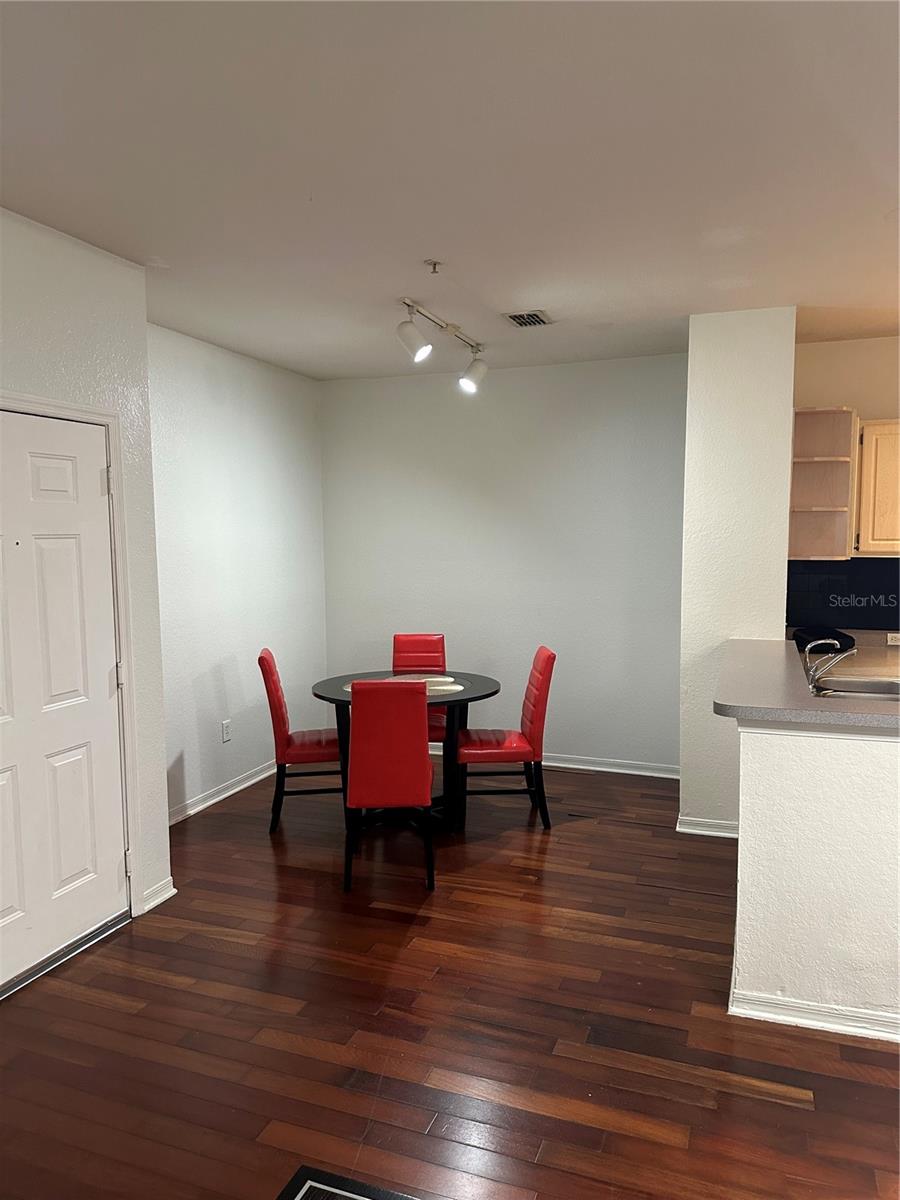 Image 11 of 12 For 2717 Maitland Crossing Way 103