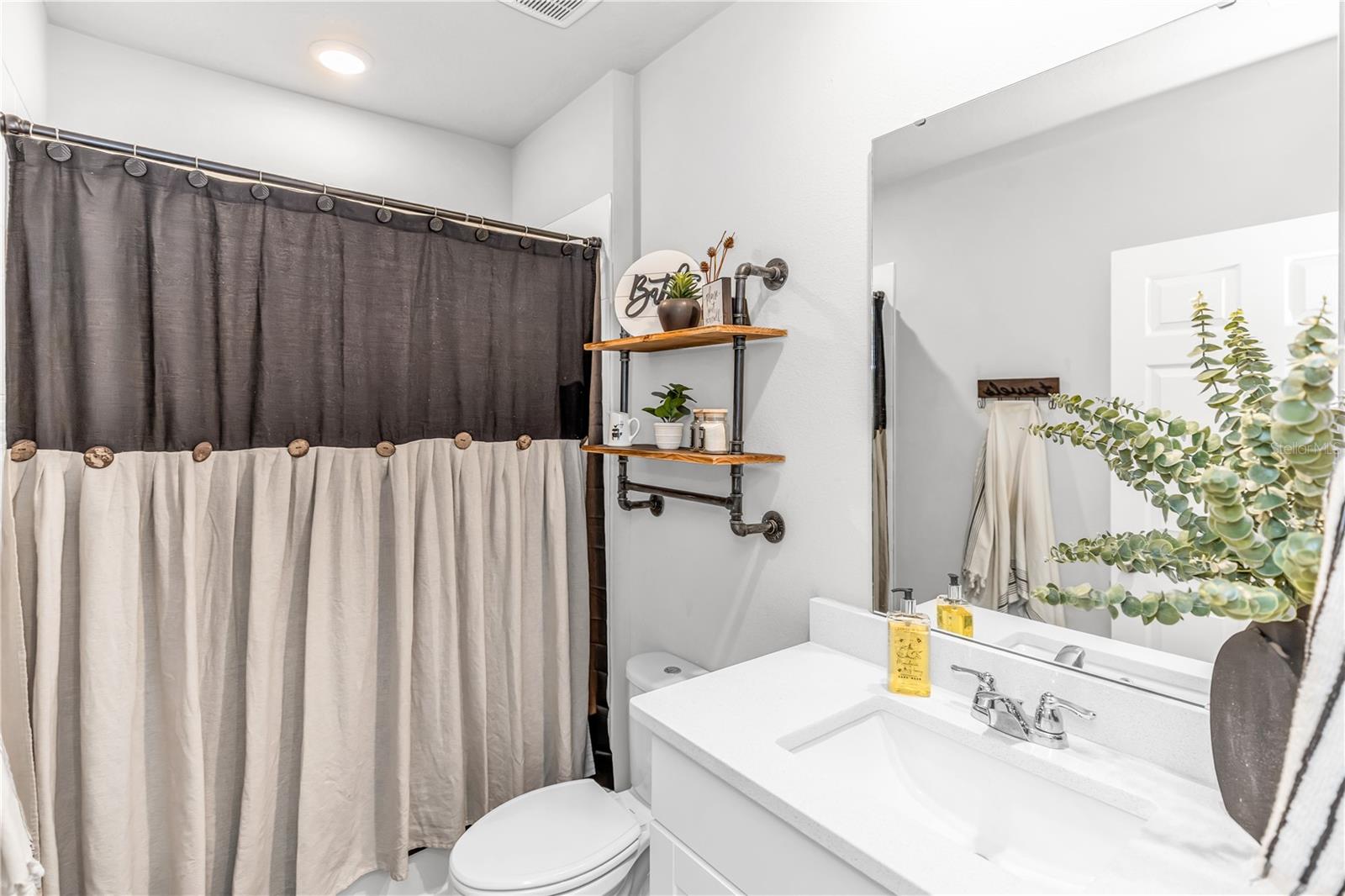 Image 11 of 23 For 224 Towns Circle