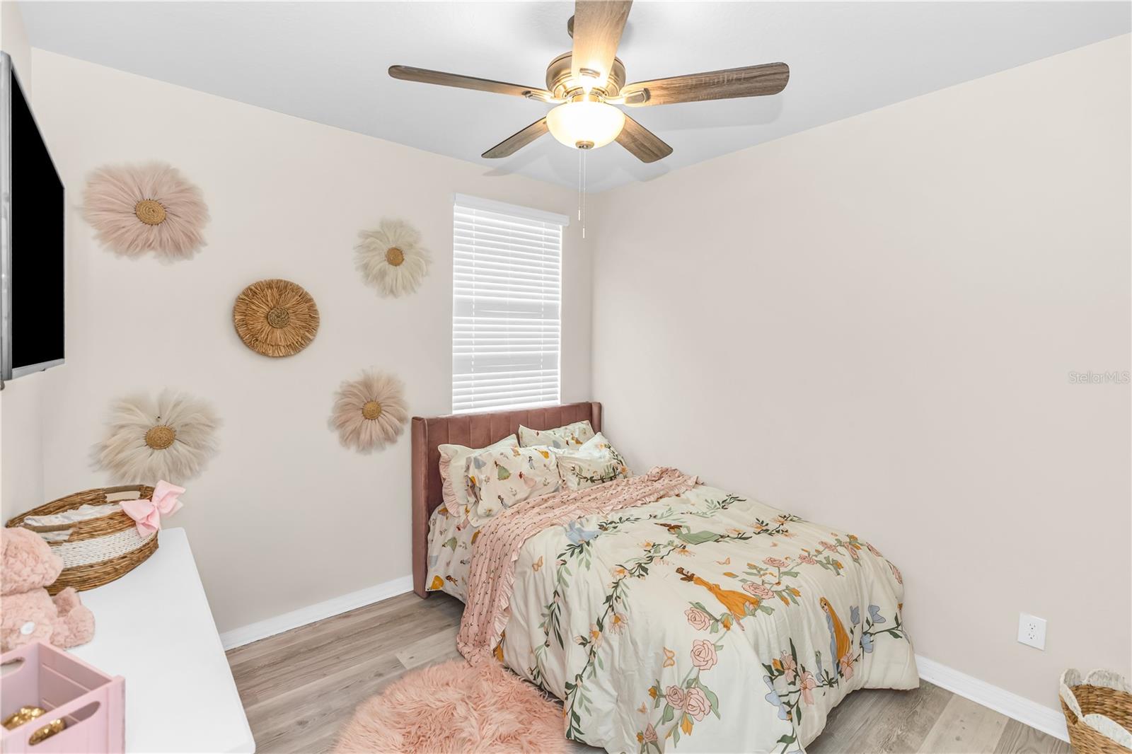 Image 13 of 23 For 224 Towns Circle