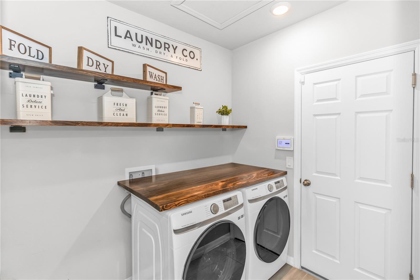 Image 14 of 23 For 224 Towns Circle