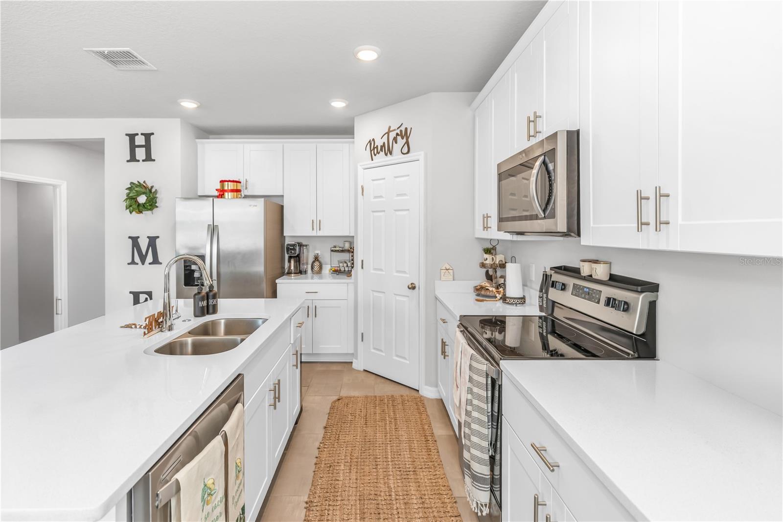 Image 4 of 23 For 224 Towns Circle