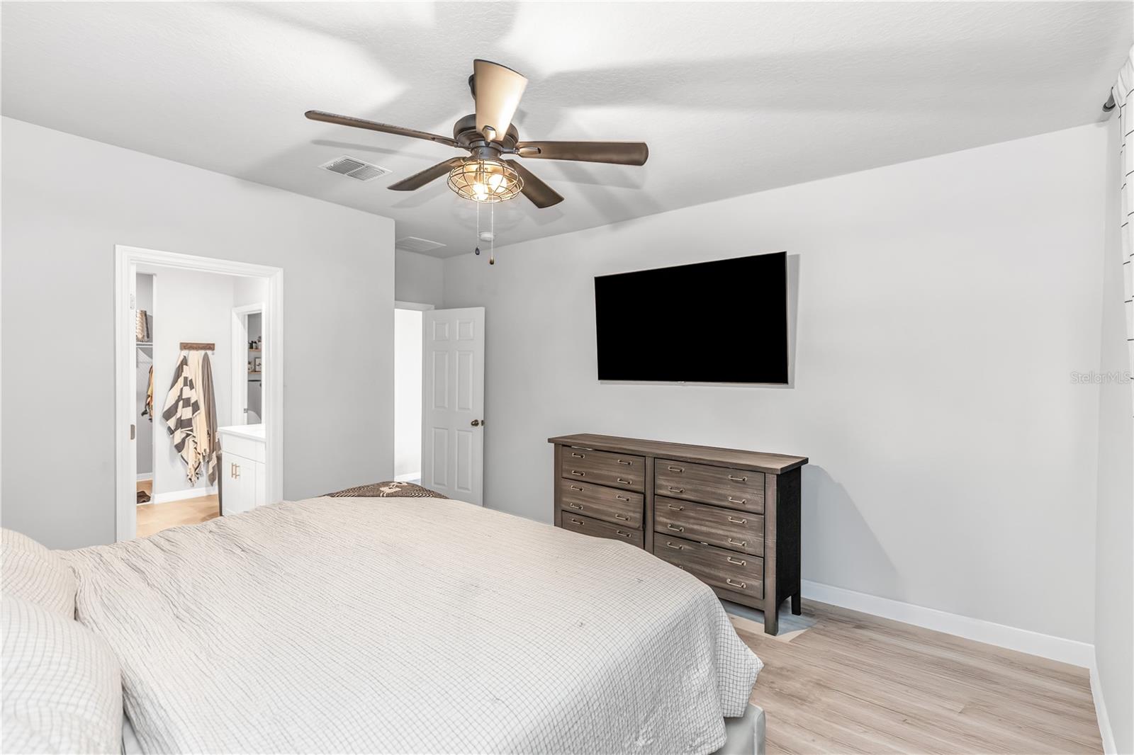 Image 9 of 23 For 224 Towns Circle