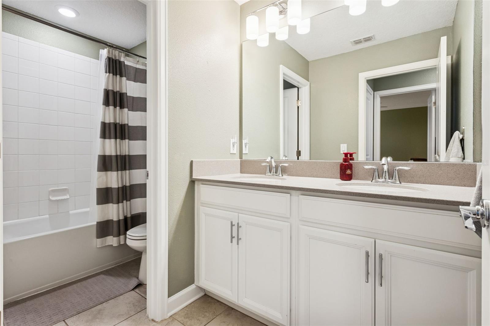 Image 23 of 32 For 10043 Sequel Alley