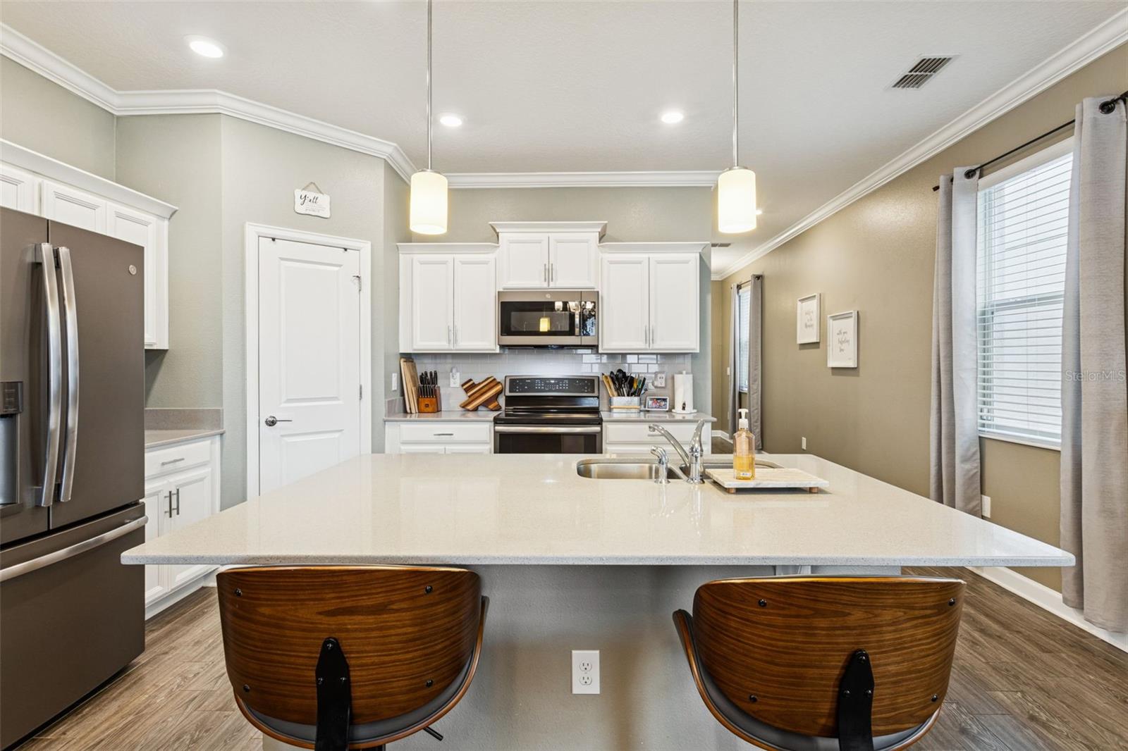 Image 3 of 32 For 10043 Sequel Alley