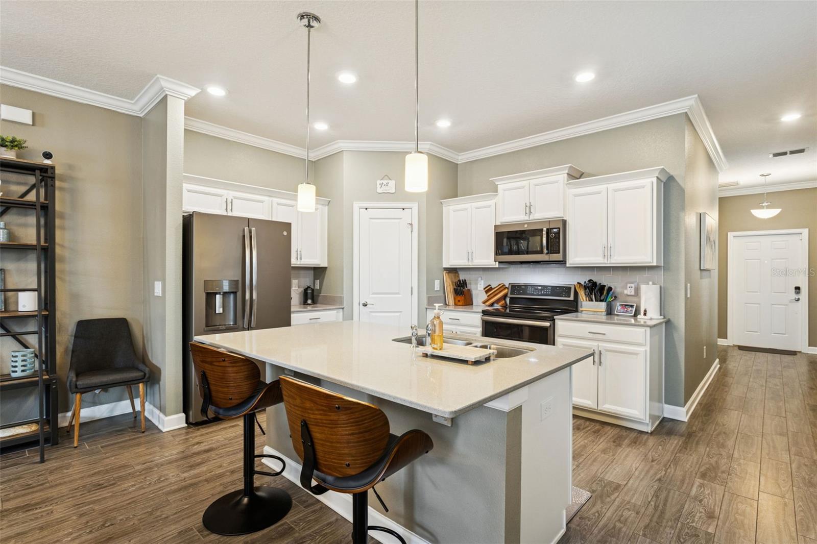 Image 4 of 32 For 10043 Sequel Alley