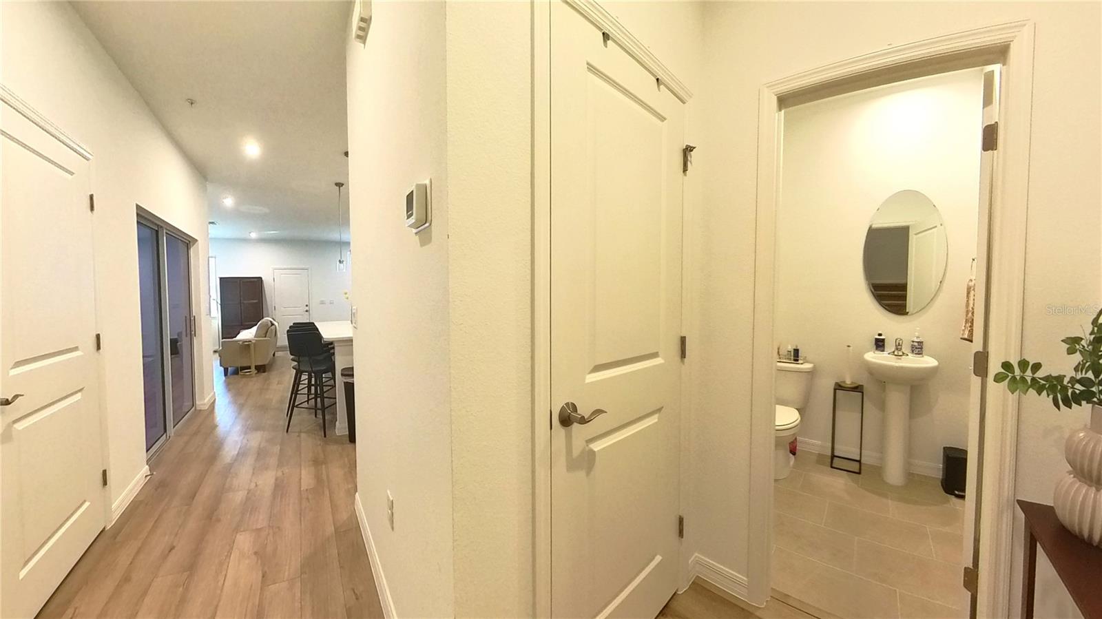 Image 16 of 32 For 554 Orient Avenue