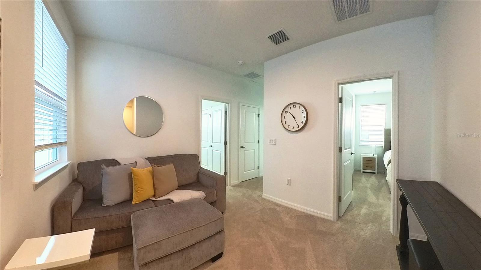 Image 19 of 32 For 554 Orient Avenue