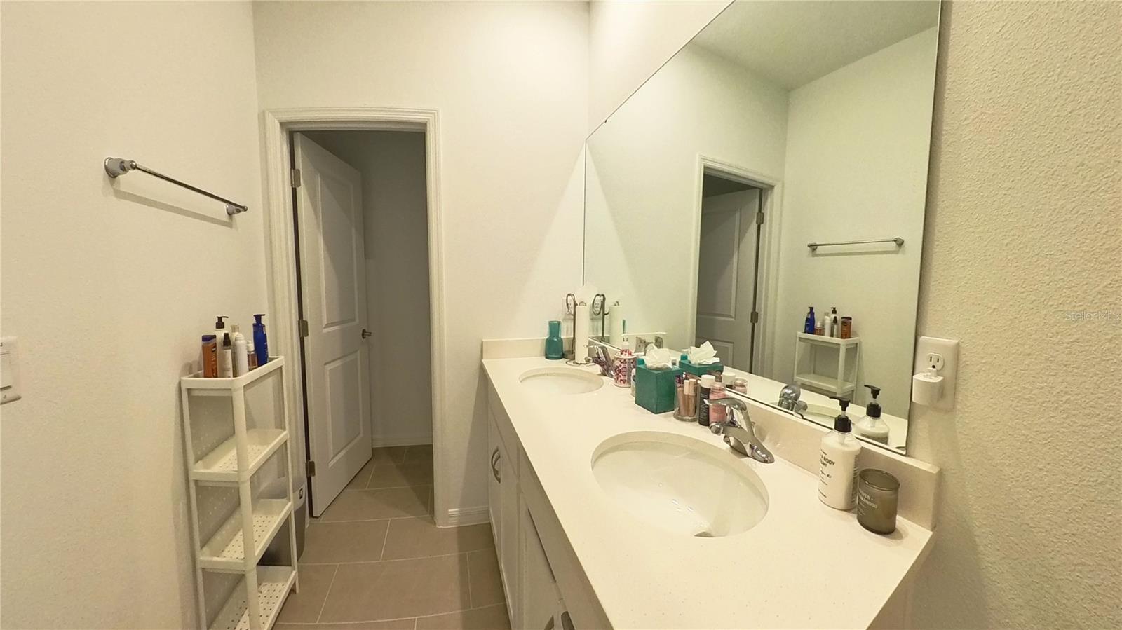 Image 24 of 32 For 554 Orient Avenue