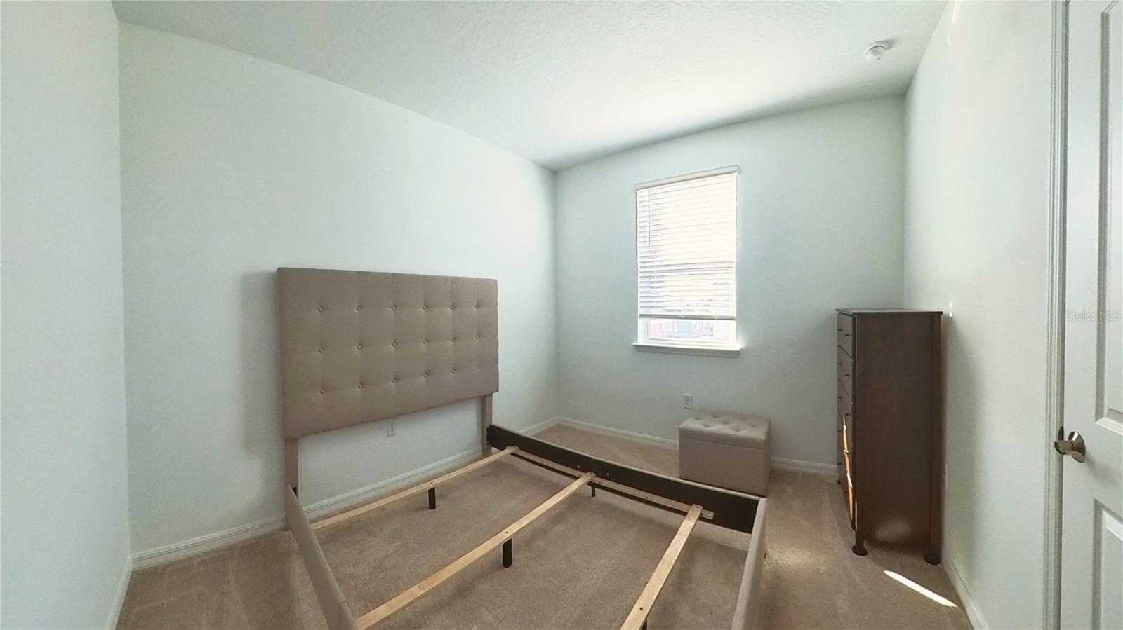 Image 25 of 32 For 554 Orient Avenue