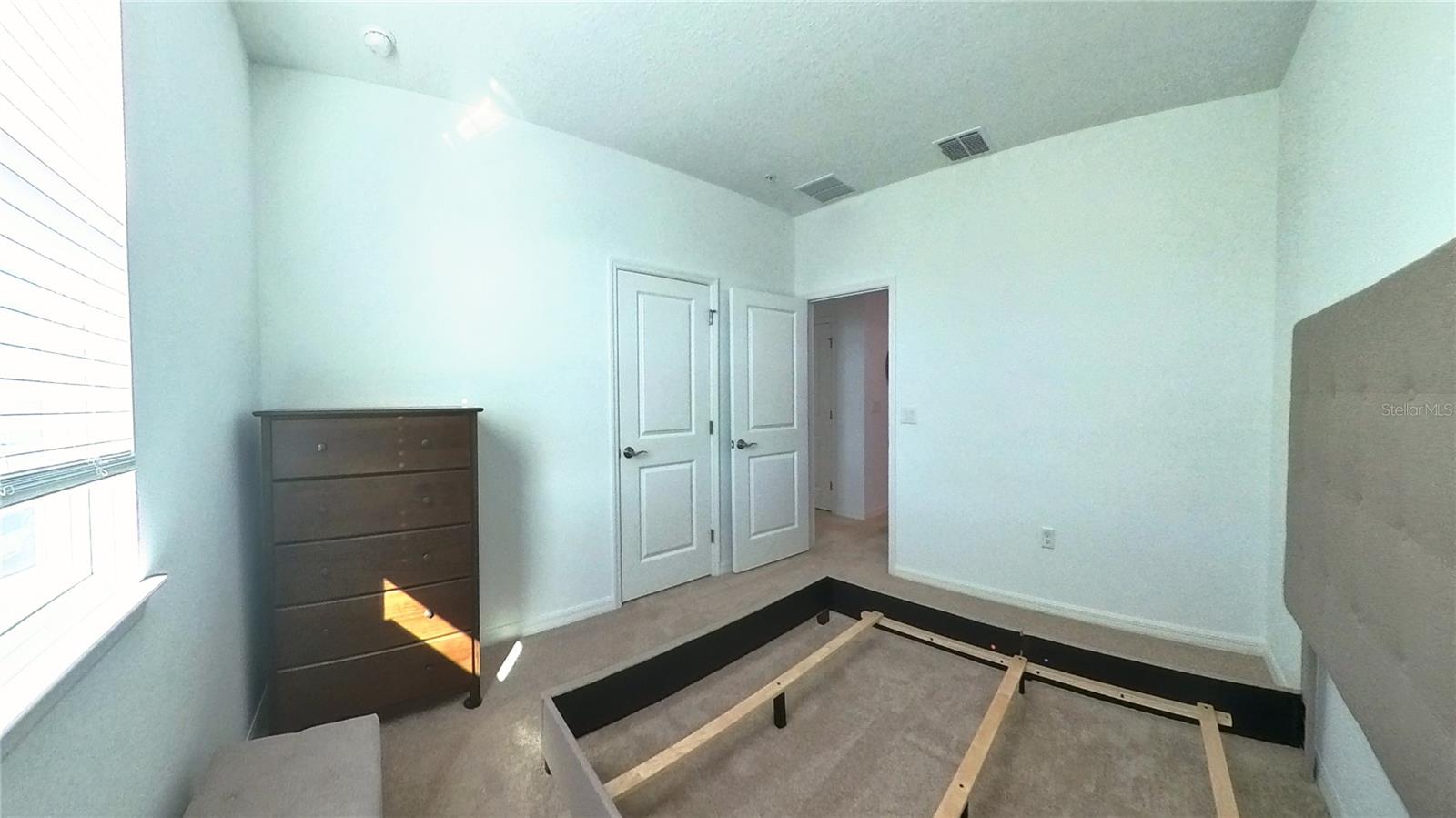 Image 26 of 32 For 554 Orient Avenue