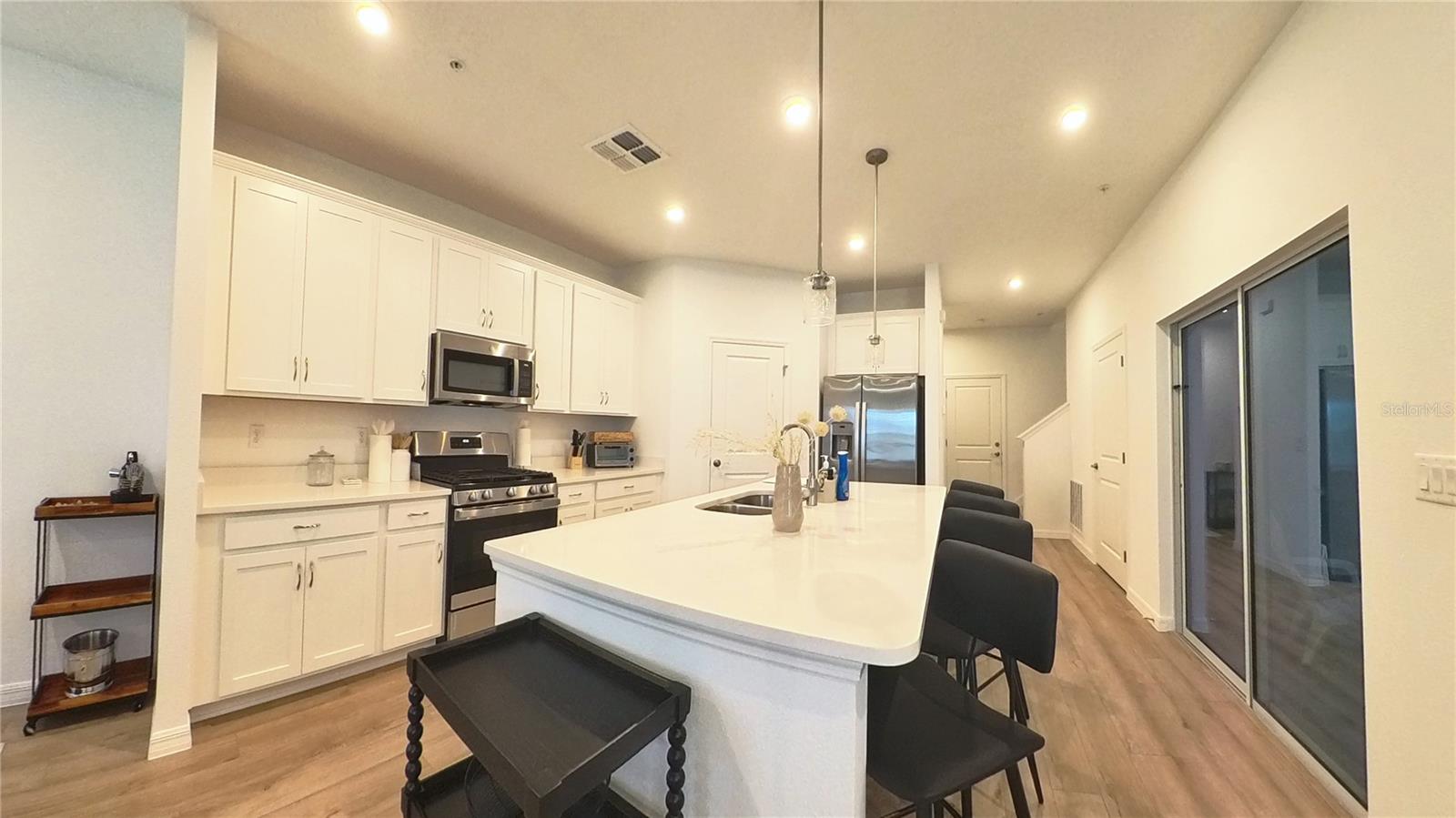 Image 8 of 32 For 554 Orient Avenue