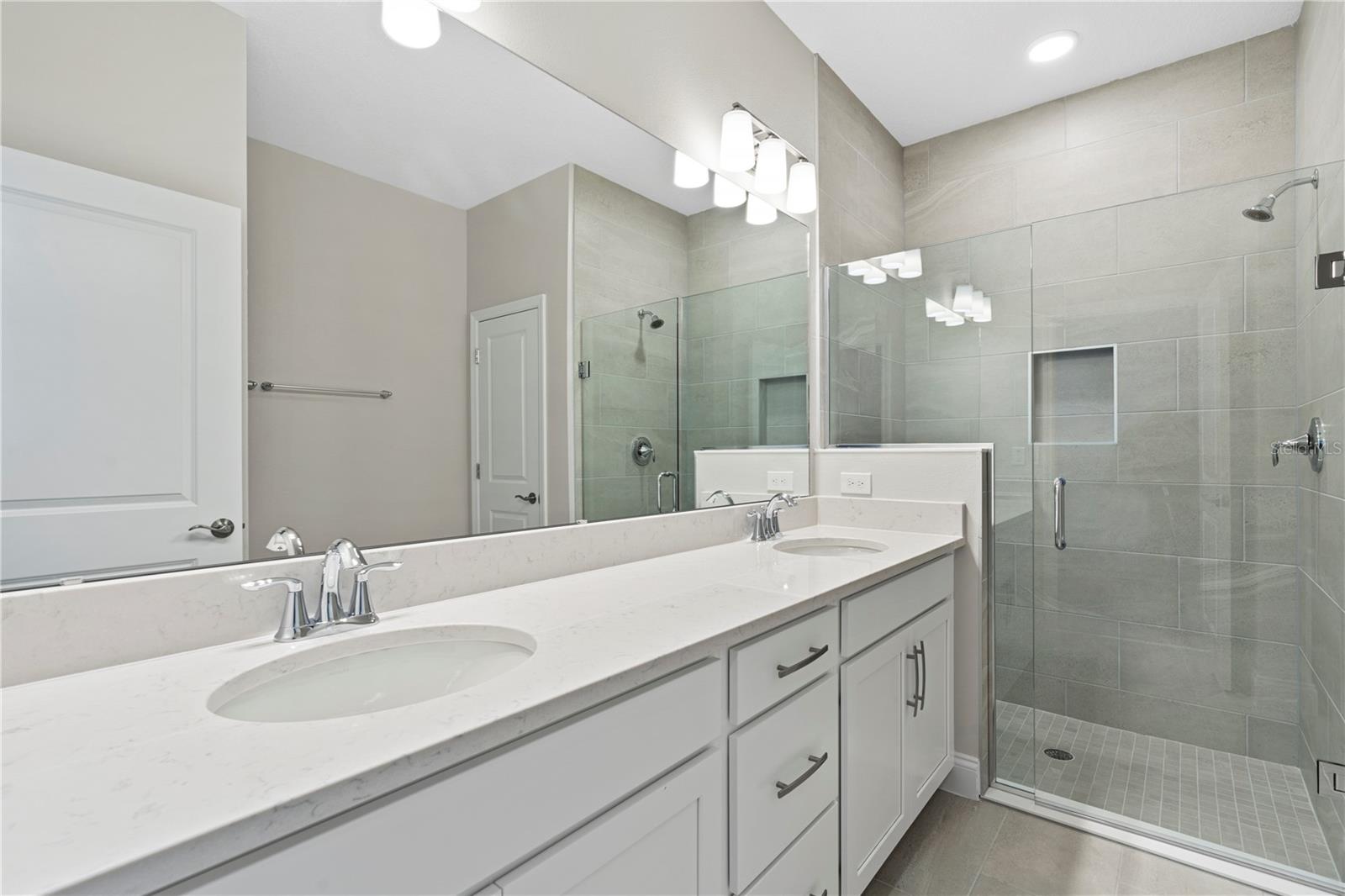 Image 22 of 30 For 12144 Stoneleigh Alley