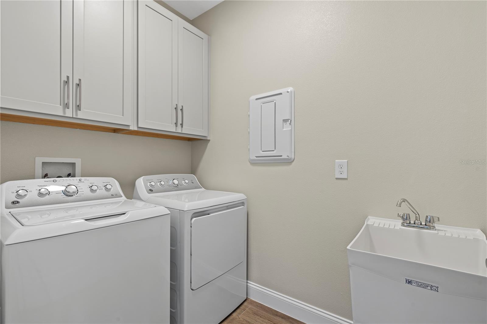 Image 24 of 30 For 12144 Stoneleigh Alley