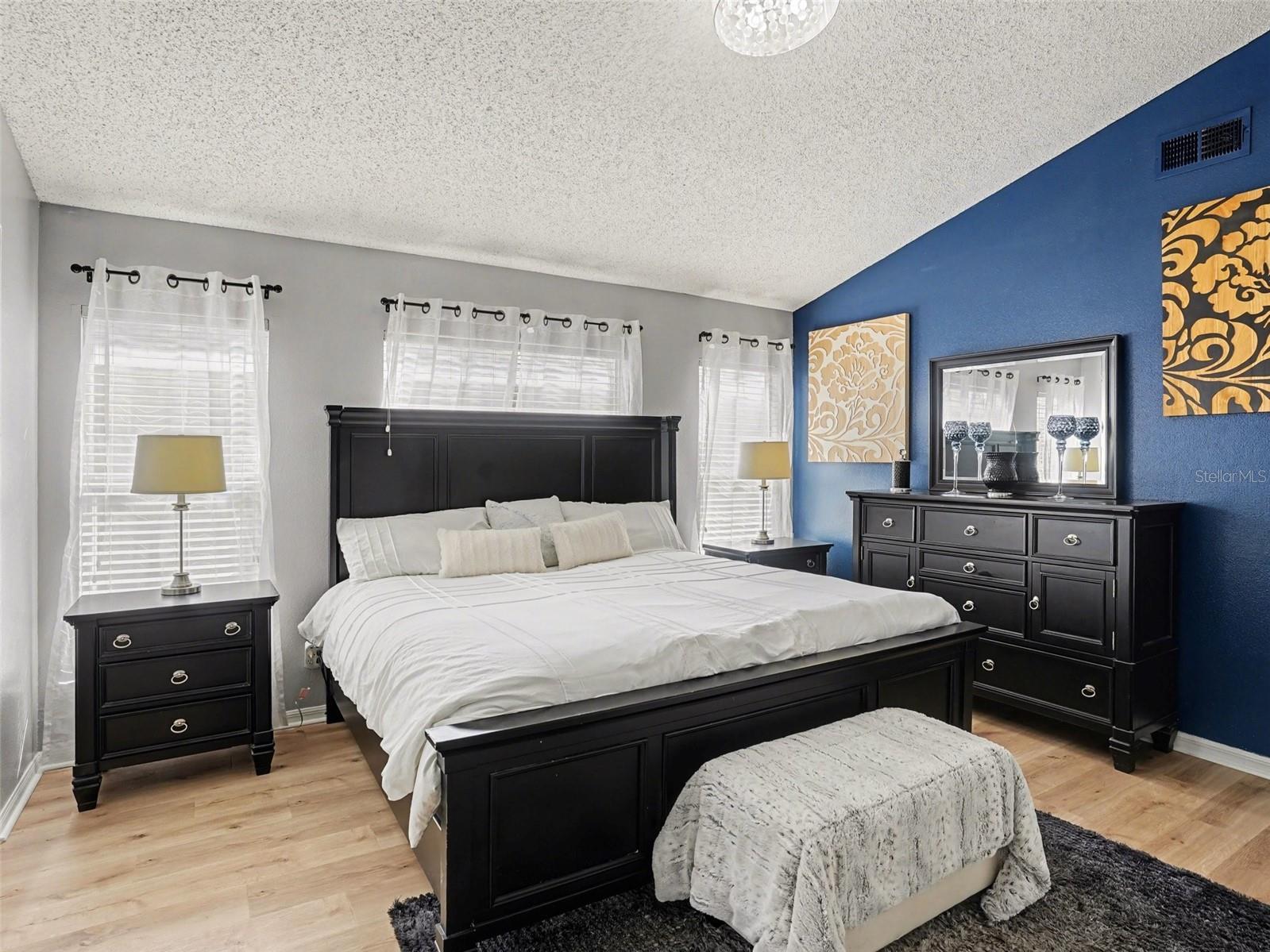 Listing photo id 14 for 14161 Portrush Drive