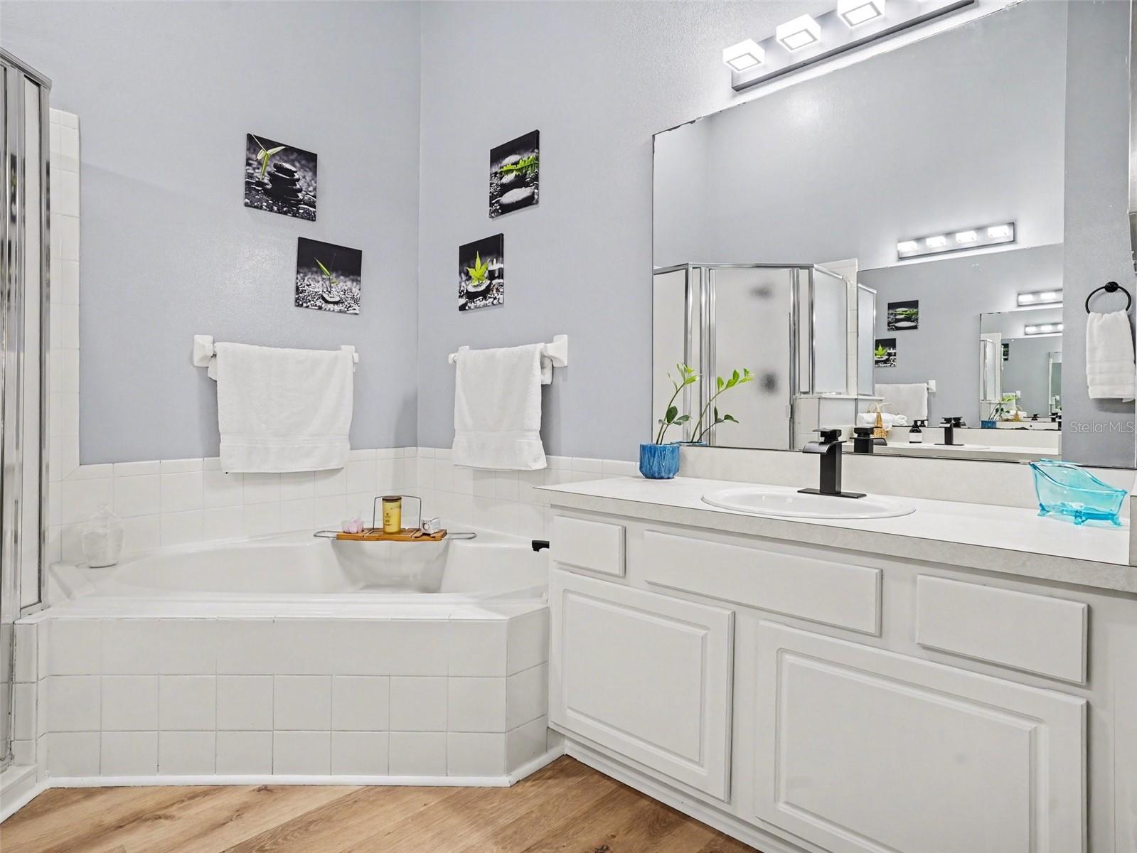 Listing photo id 19 for 14161 Portrush Drive