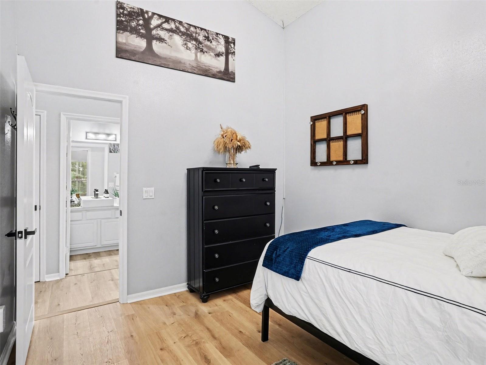 Listing photo id 20 for 14161 Portrush Drive