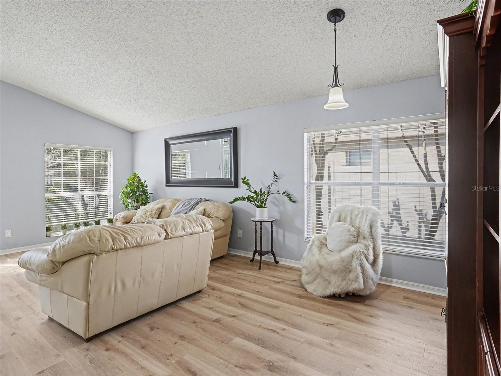 Listing photo id 3 for 14161 Portrush Drive