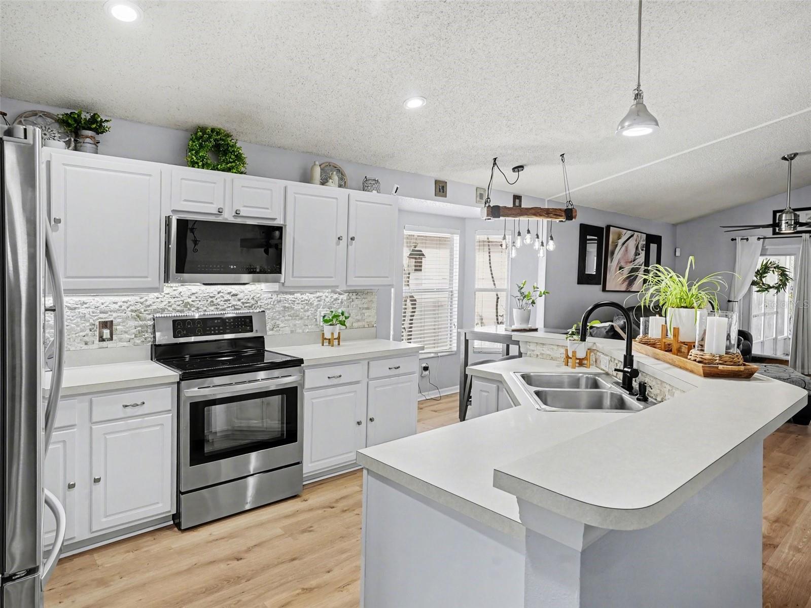 Listing photo id 6 for 14161 Portrush Drive