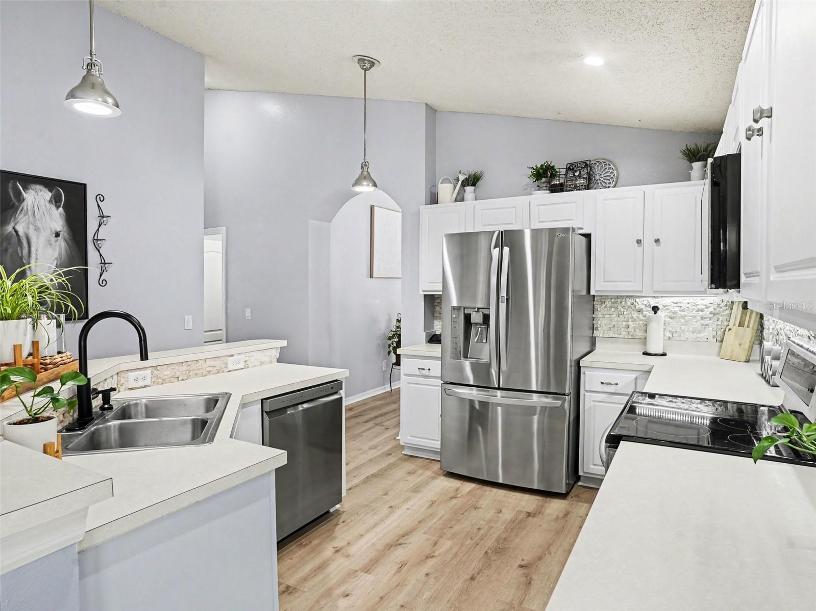 Listing photo id 7 for 14161 Portrush Drive