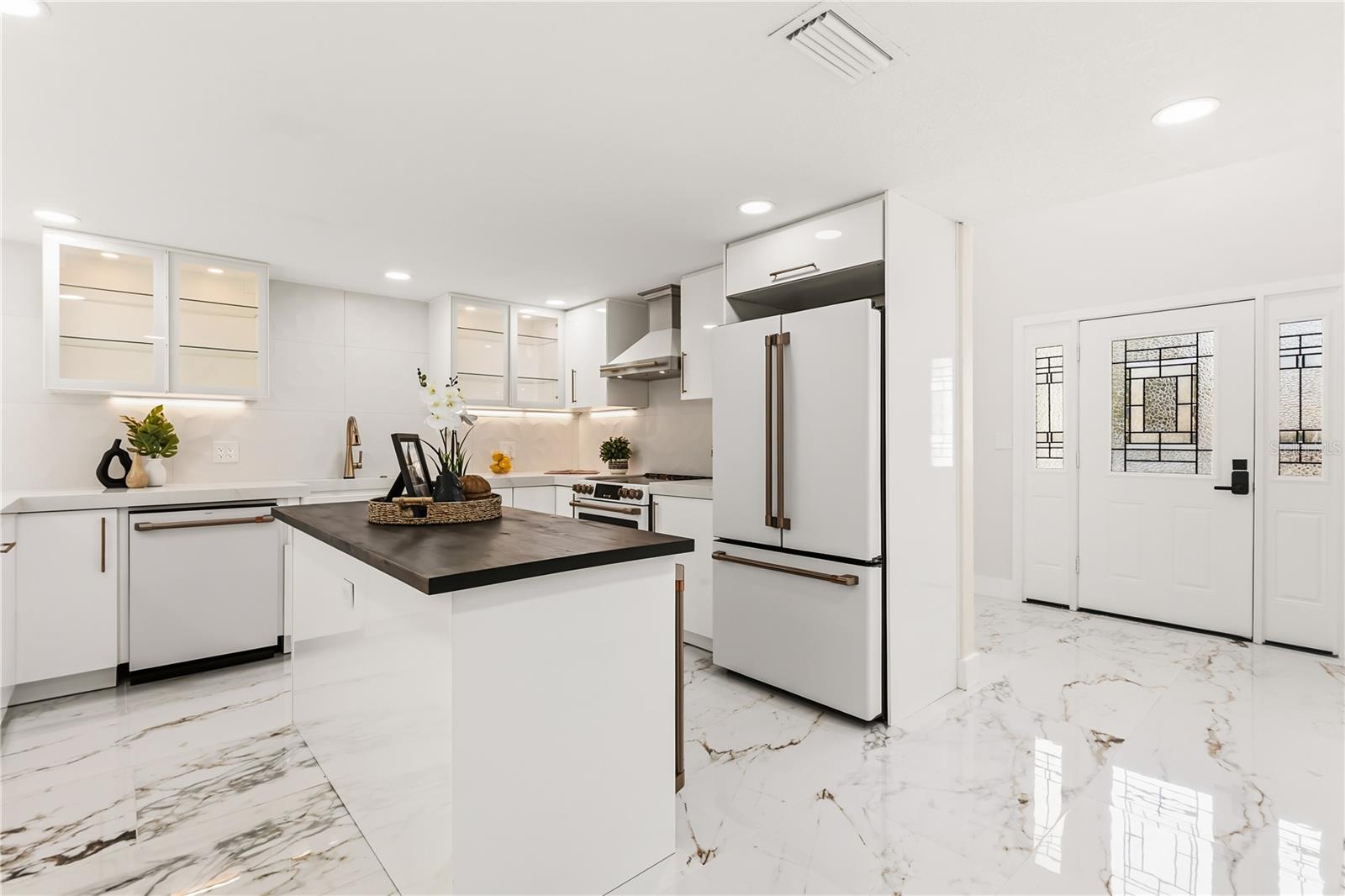 Image 14 of 47 For 4 Chase Road