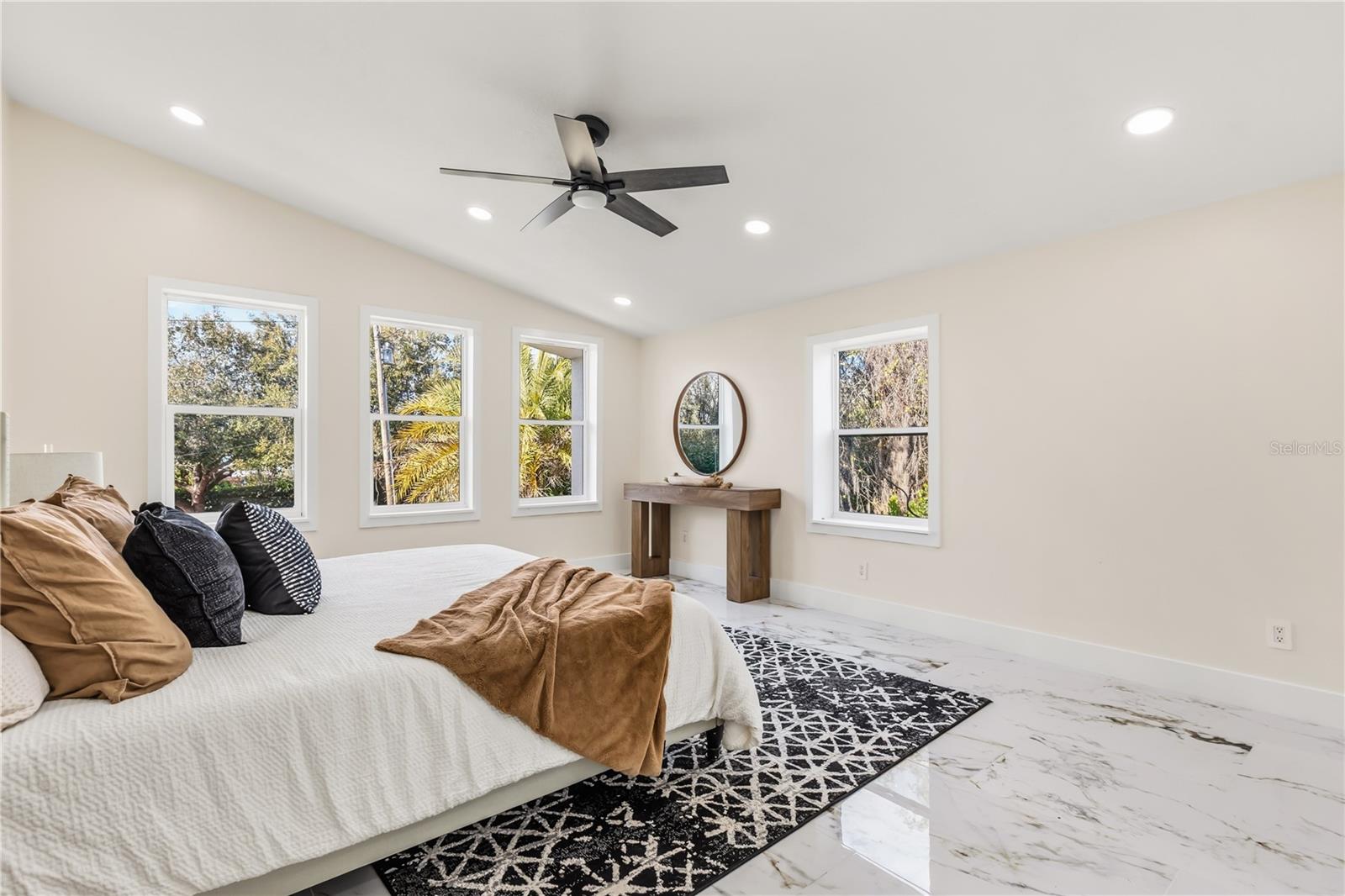 Image 26 of 47 For 4 Chase Road