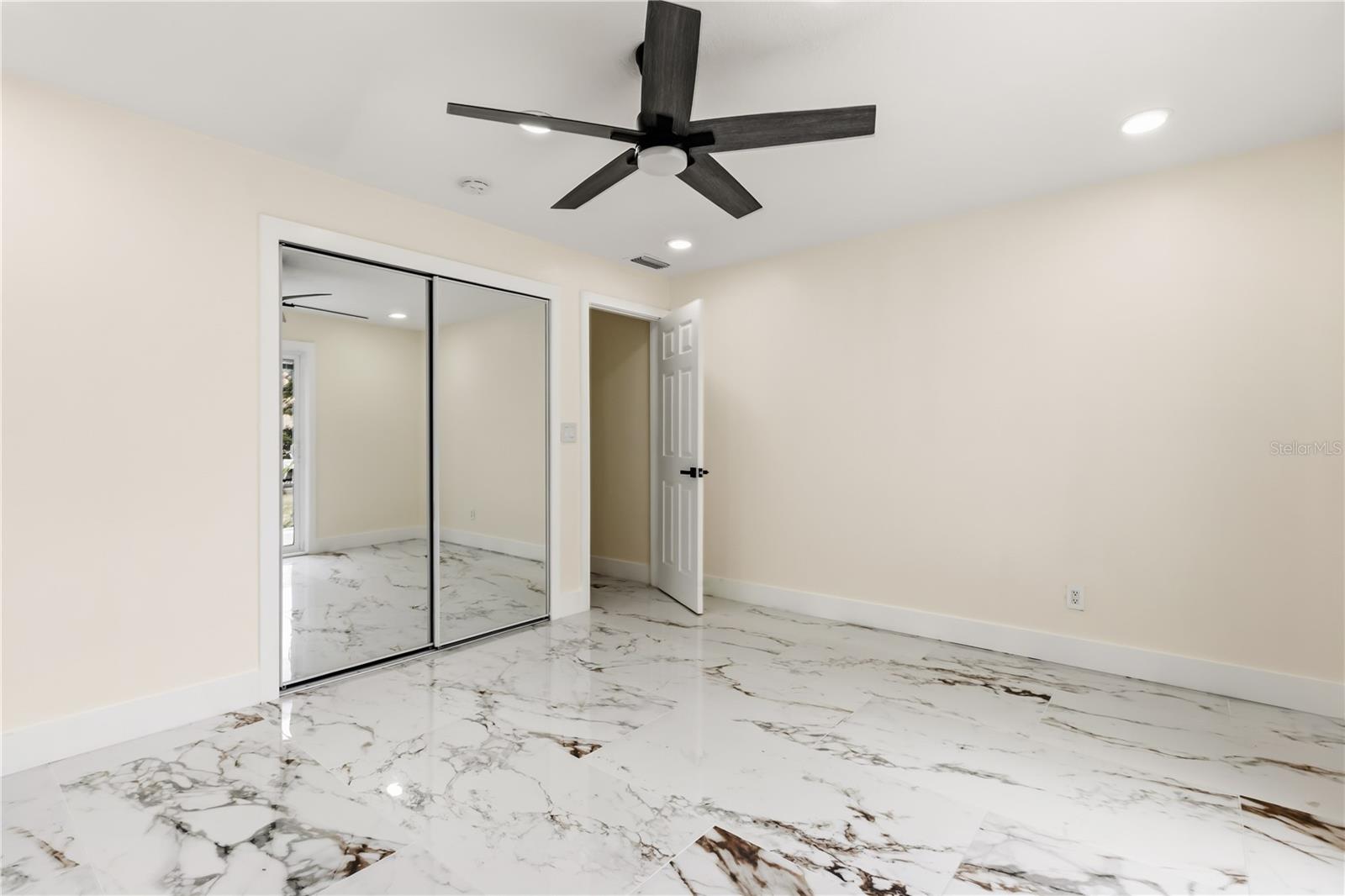 Image 34 of 47 For 4 Chase Road