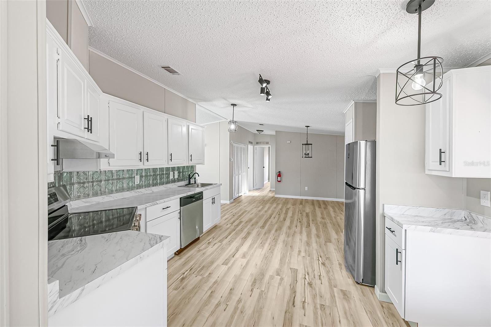 Image 18 of 43 For 117 Woodsmill Boulevard 45