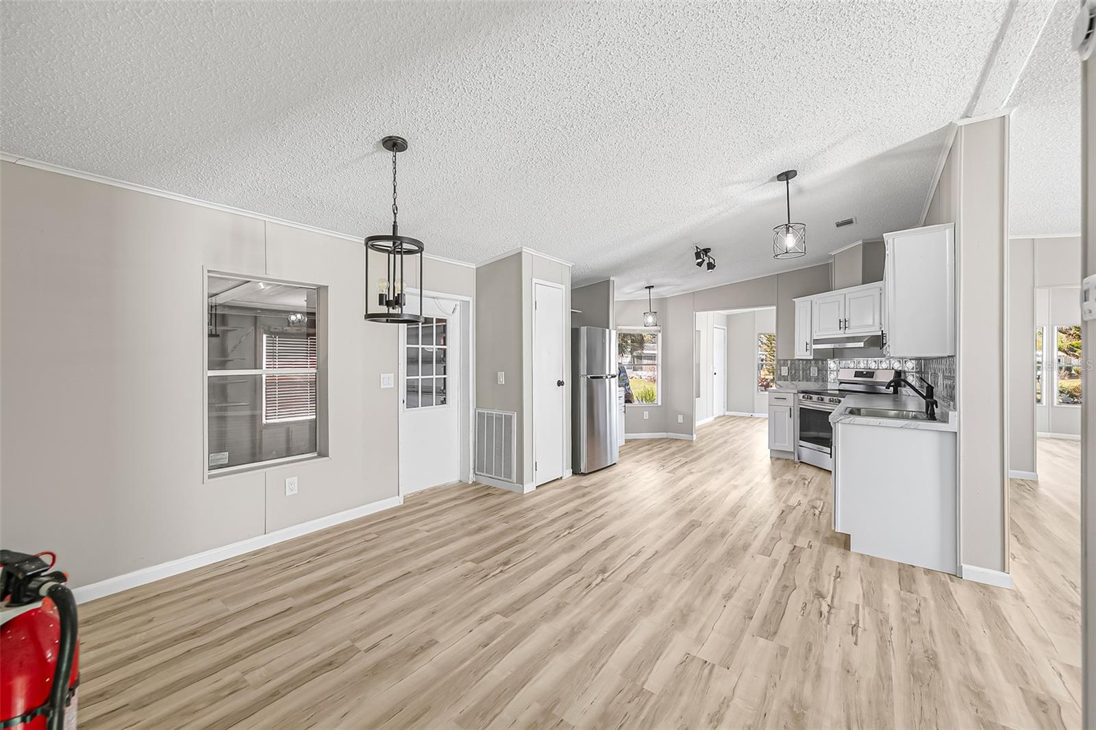 Image 20 of 43 For 117 Woodsmill Boulevard 45