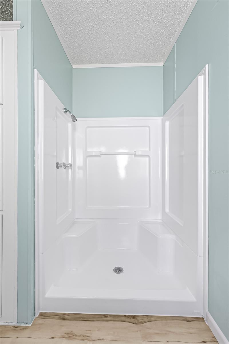 Image 27 of 43 For 117 Woodsmill Boulevard 45