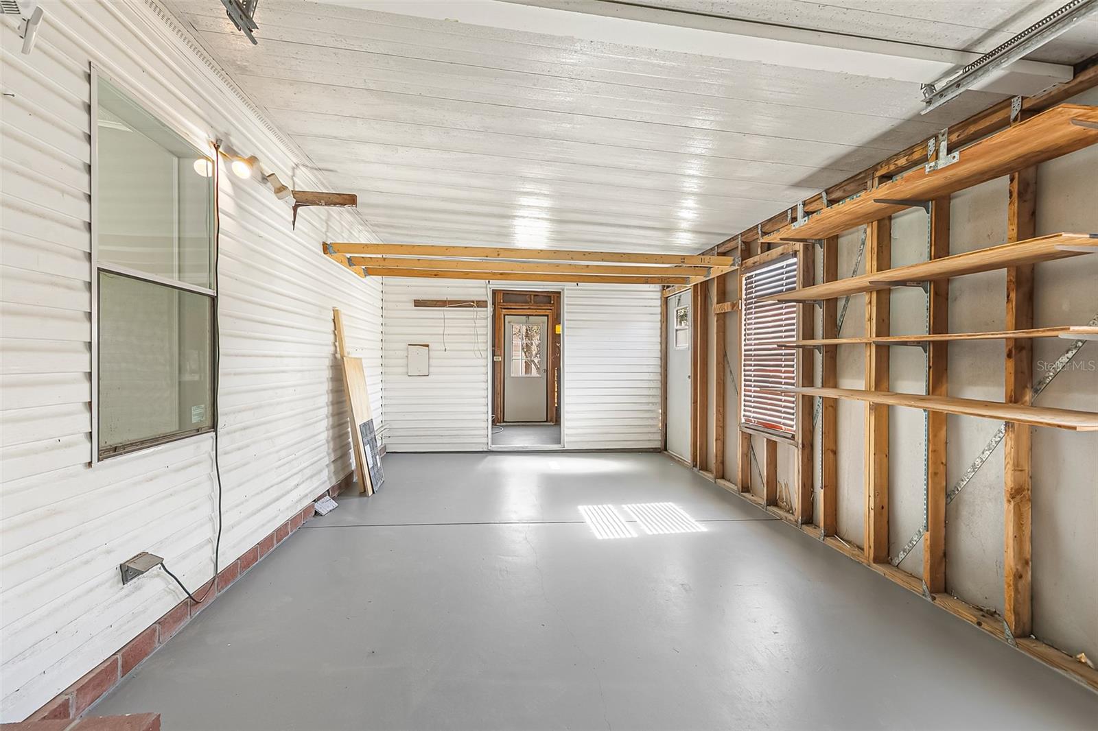 Image 33 of 43 For 117 Woodsmill Boulevard 45