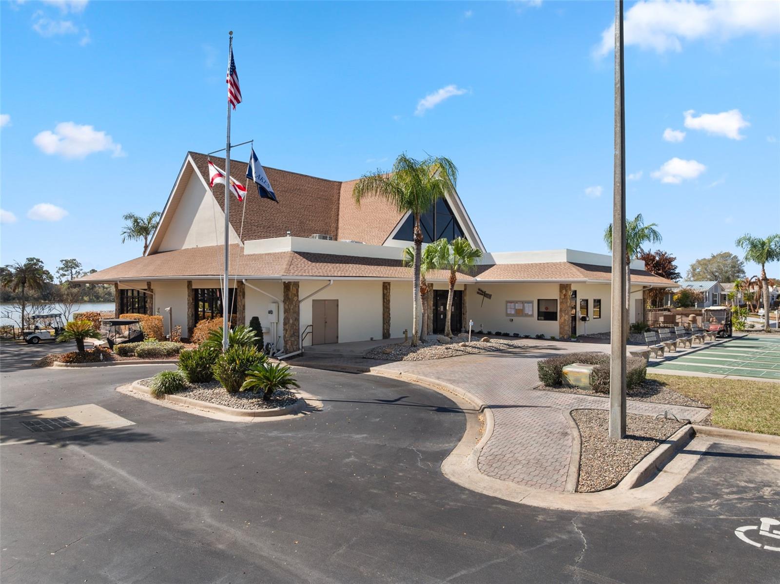 Image 37 of 43 For 117 Woodsmill Boulevard 45