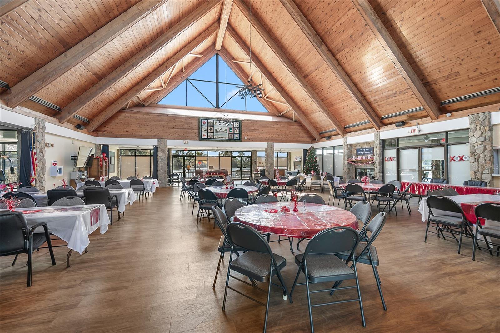 Image 38 of 43 For 117 Woodsmill Boulevard 45