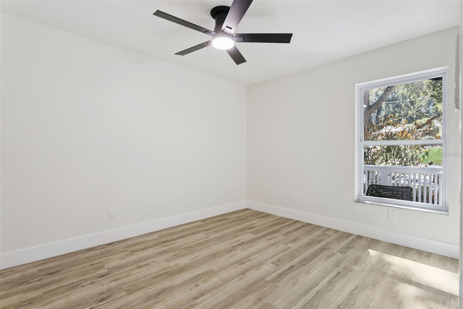 Image 17 of 37 For 407 Forest Road