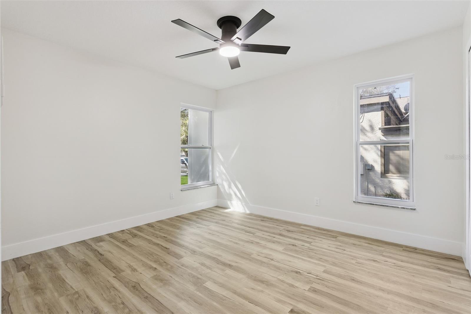 Image 18 of 37 For 407 Forest Road